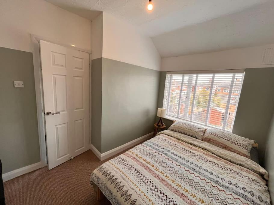 Two Bedroom Terrace House With Parking Kingston upon Hull Exterior foto